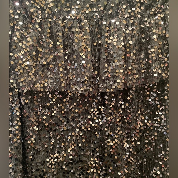 A’Beautiful Soul (by Altar’d State) Charcoal Gray Sequin Ruffle Top - Picture 3 of 6